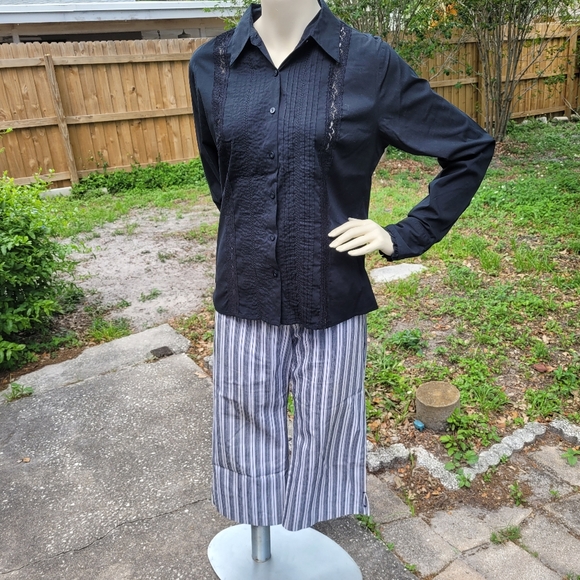 [EUC]Apostrophe Stretch Black Long-Sleeve Button-Down Dress Shirt w/ Lace Panels - Picture 3 of 16